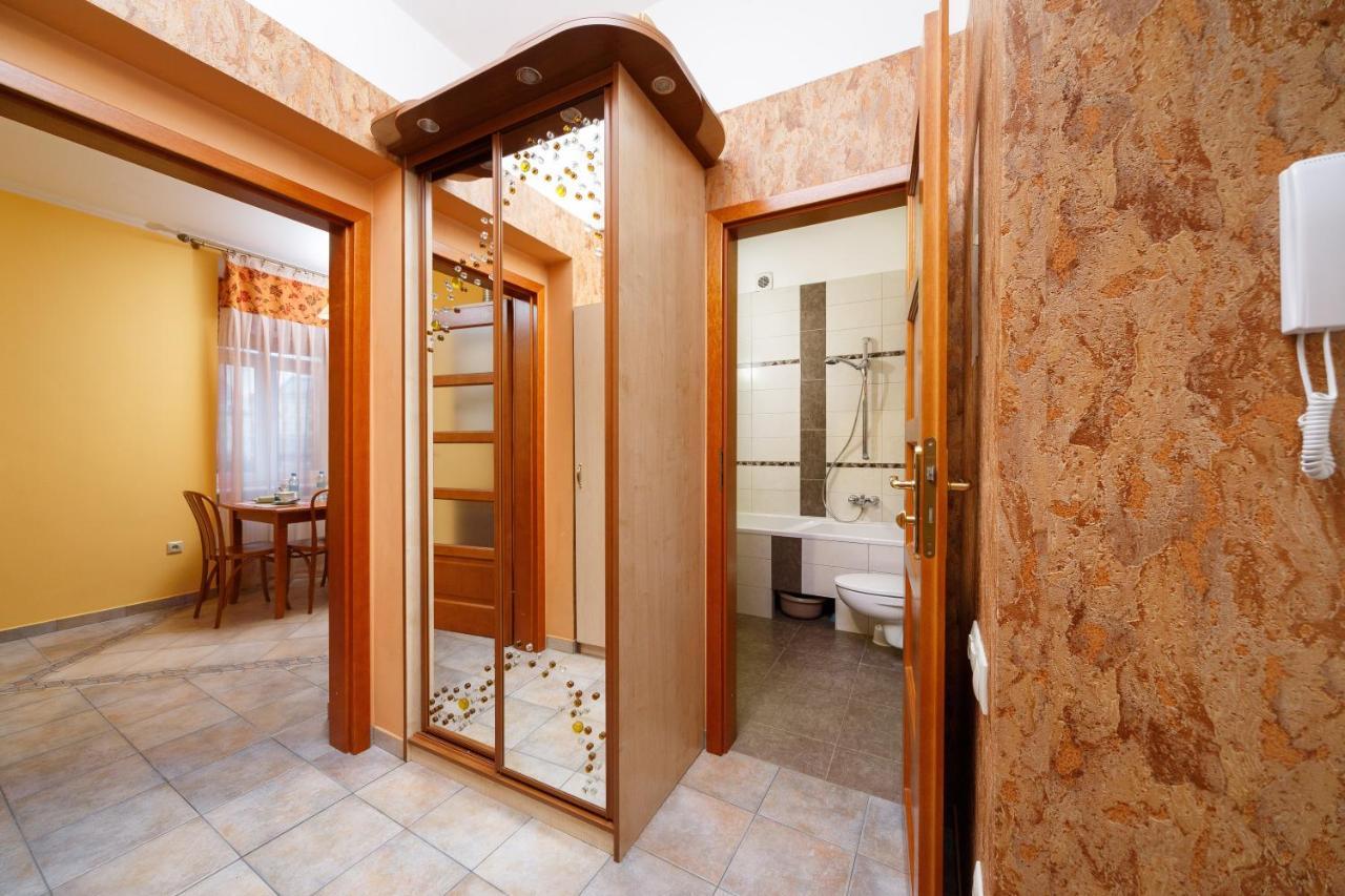 Appartement Na Katedralniy à Lviv Extérieur photo